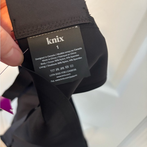 Knix Catalyst Front Zip Sports Bra 32A 32B 34A 34B
NWT - Picture 4 of 13